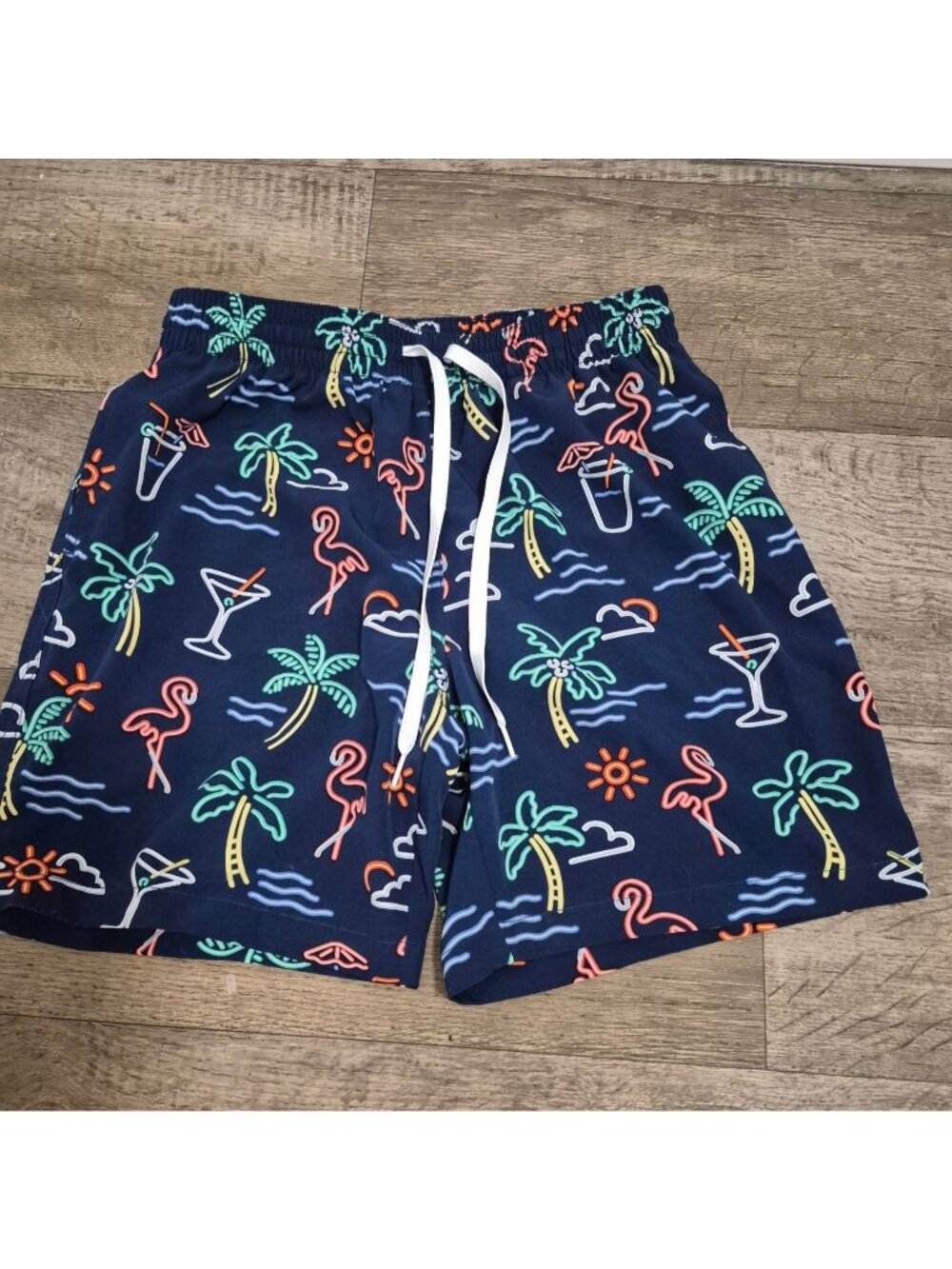 Chubbies Swim Trunks Neon Tropical Flamingo Print Mens Medium 7" Inseam Blue